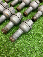 Audi / Q8 / Болт колесный