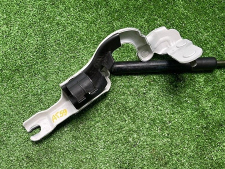 BMW / M6 / Петля крышки багажника