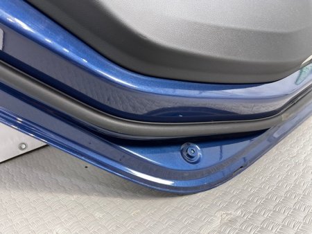 BMW / 3-Series / Дверь боковая
