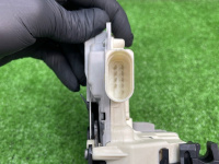 Audi / Q7 / Замок двери