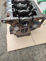 Audi / A5 / Блок цилиндров