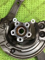 BMW / 7-Series / Кулак поворотный