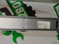 Audi / A6 / Планка в багажник
