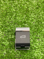 Audi / A5 / Кнопка крышки багажника