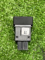 Audi / A5 / Кнопка аварийной сигнализации