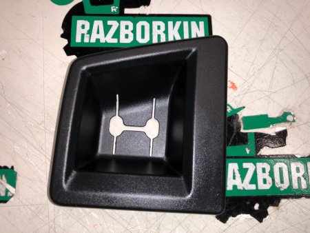 Накладка замка багажника