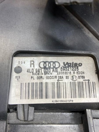 Audi / Q7 / Фара