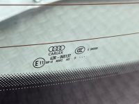 Audi / A6 / Стекло заднее