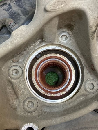 Volkswagen / Touareg / Кулак поворотный
