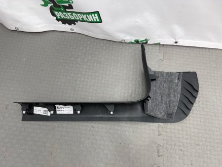 Audi / A6 / Накладка порога