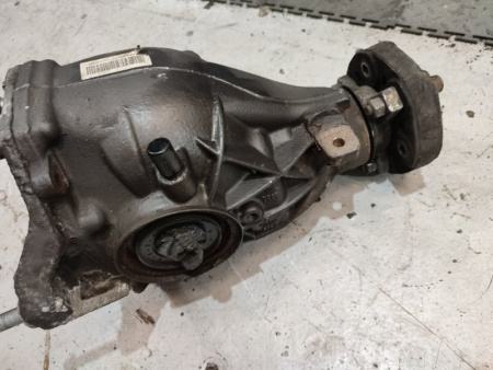 Mercedes-Benz / E-Class / Редуктор задний