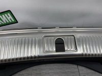 Audi / A8 / Накладка замка багажника