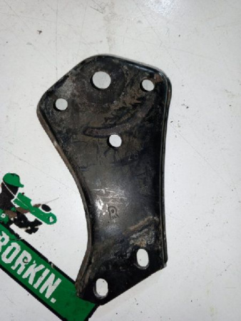 Mercedes-Benz / GLC 250d 4-matic / Кронштейн подрамника