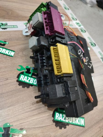 Mercedes-Benz / E-Class / Блок предохранителей SAM