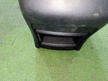 Mercedes-Benz / GLC 250d 4-matic / Консоль центральная