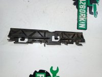 Audi / A6 / Крепление порога