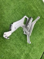 Audi / A6 / Кронштейн крепления крыла