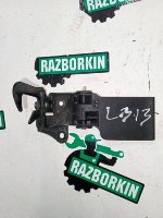 Audi / Q3 / Крюк замка капота