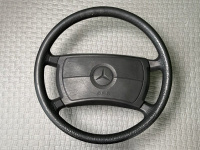 Mercedes-Benz / E-Class / Руль