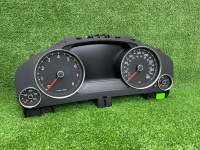 Volkswagen / Touareg / Панель приборов