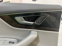 Audi / Q7 / Обшивка двери