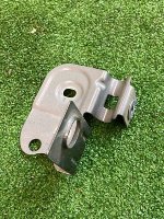 Audi / Q7 / Кронштейн крыла