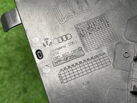 Audi / A5 / Накладка на торпедо