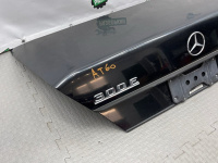 Mercedes-Benz / E-Class / Крышка багажника