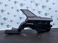 Mercedes-Benz / 300E / Крыло