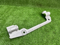 Audi / A6 / Кронштейн крыла