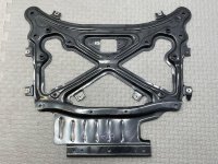 Audi / Q8 / распорка подрамника