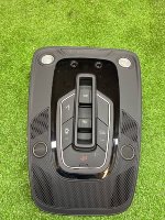 Audi / Q8 / Плафон подсветки салона
