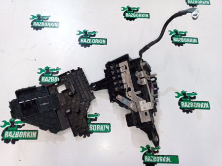 Mercedes-Benz / GLC 250d 4-matic / Блок предохранителей