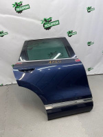 Volkswagen / Touareg / Дверь боковая