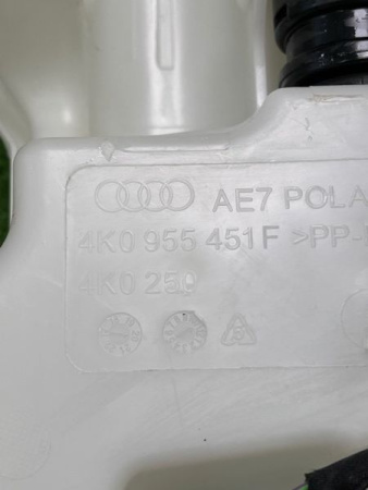 Audi / A6 / Бачок омывателя