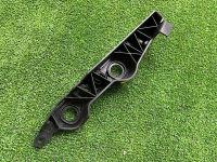 Audi / A7 / Кронштейн крыла