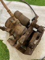 BMW / X1 / Суппорт тормозной