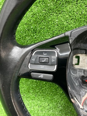 Volkswagen / Touareg / Руль