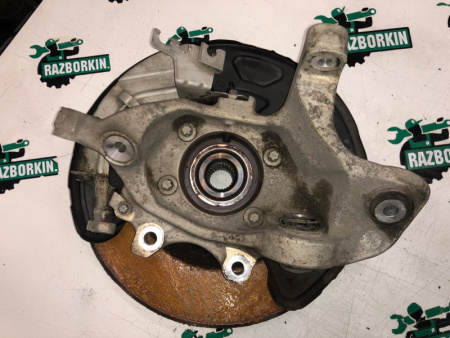 Mercedes-Benz / GLC 250d 4-matic / Кулак задний