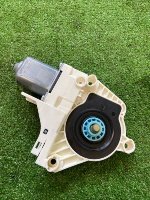 Volkswagen / Touareg / Мотор стеклоподъемника