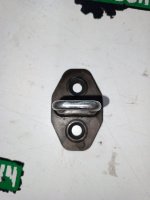 Porsche / Cayenne / Петля багажника