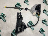 Audi / A6 / Замок двери комплект