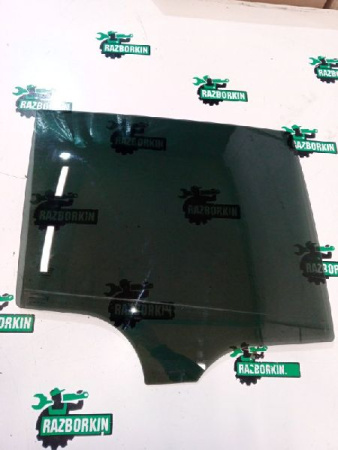 Mercedes-Benz / GLC 250d 4-matic / Стекло двери