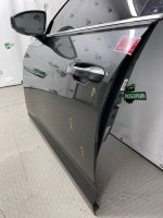 Audi / A6 / Дверь боковая