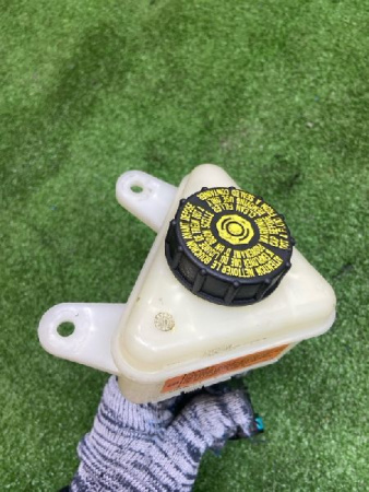 Ford / EXPLORER / Бачок для тормозной жидкости