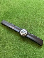 Volkswagen / Touareg / Декоративная крышка двигателя