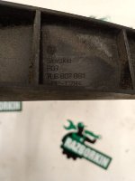 Volkswagen / Touareg / Кронштейн бампера