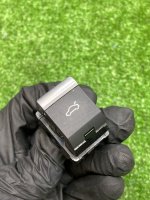 Audi / Q7 / Кнопка крышки багажника