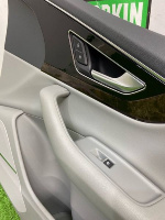 Audi / Q7 / Обшивка двери
