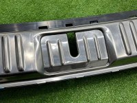 Volkswagen / Touareg / Накладка замка багажника